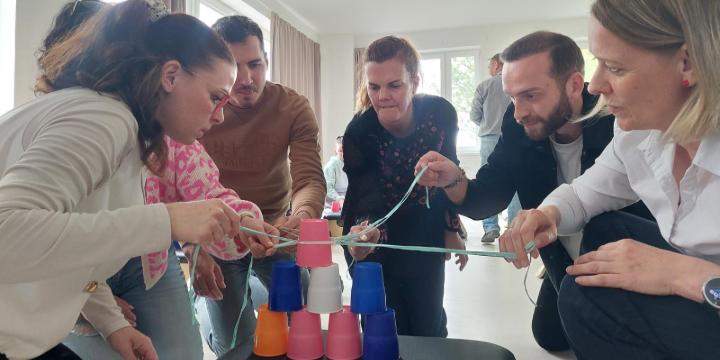 Osztr�k koll�g�k hospit�l�sa a vasi Gy�rv�ron